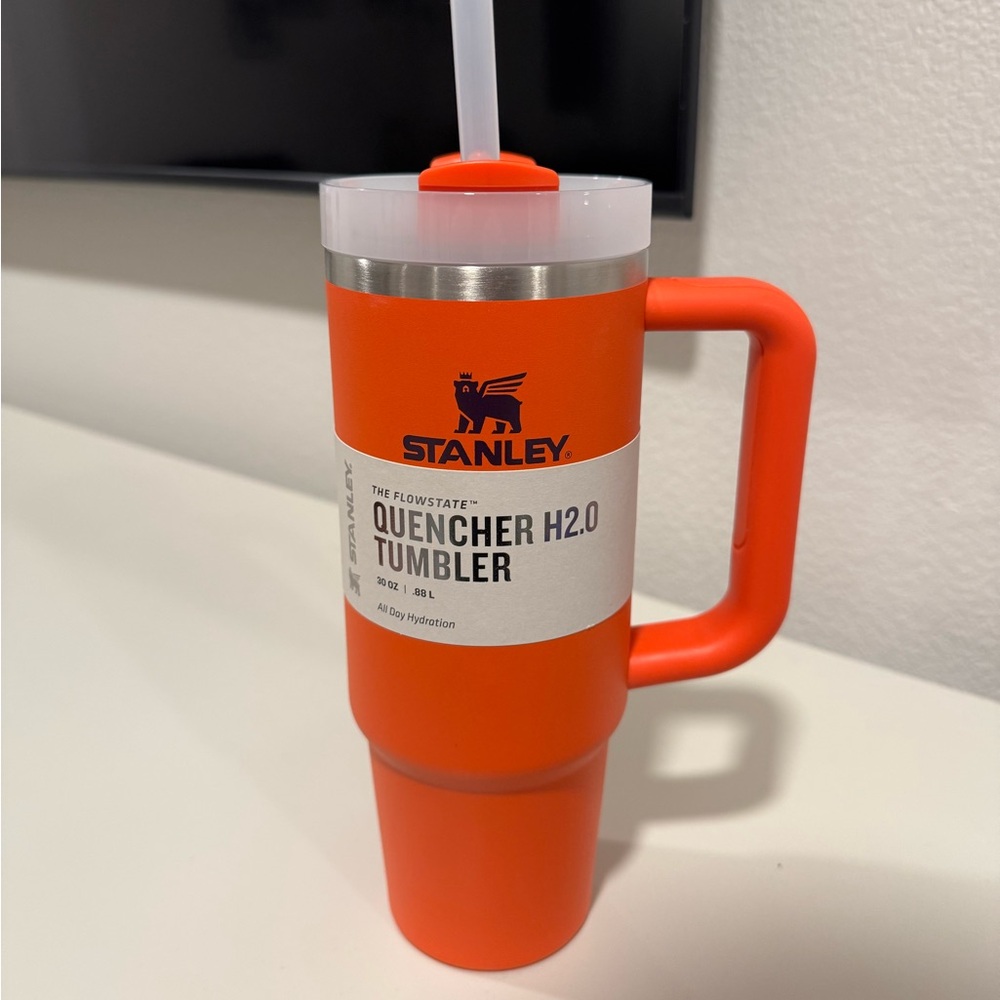 Stanley Quencher H2.0 Tumbler - Bright Orange